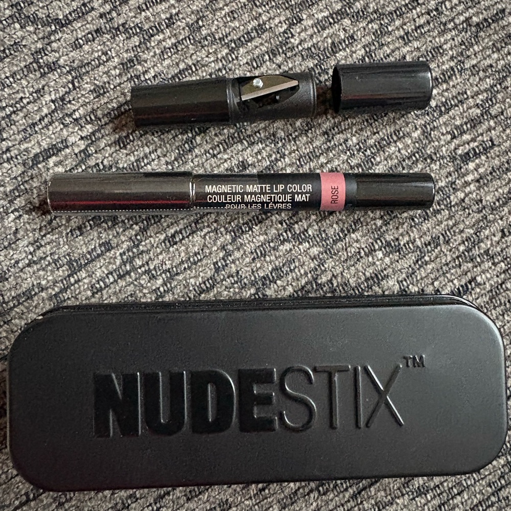 NEW IN BOX NUDESTIX Magnetic Matte Lip Color Pencil in Rose - Picture 4 of 10